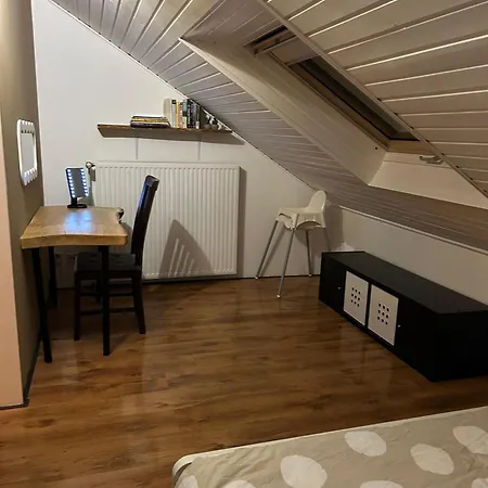 Haus Konthé, *